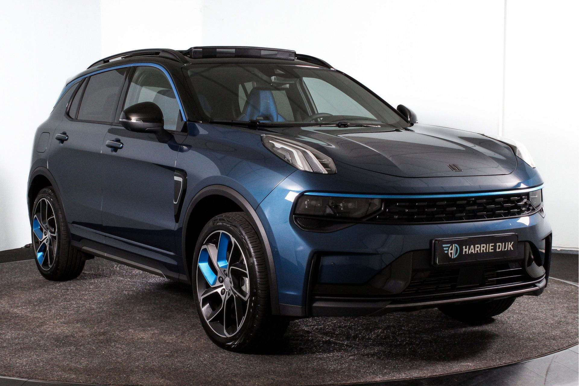 Lynk & Co - 01