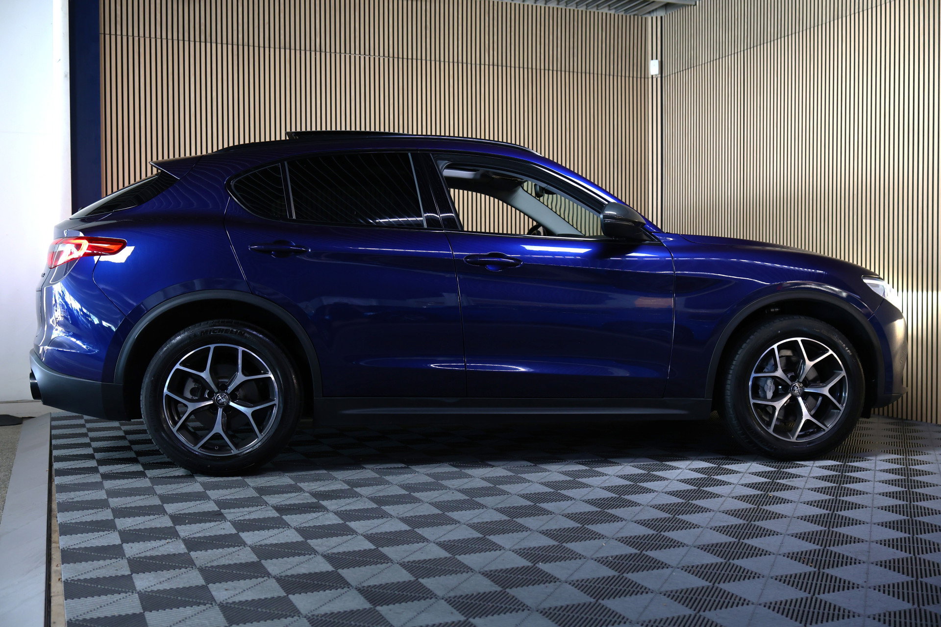 Alfa Romeo 2.0 T AWD Super 44000 km !! AVM MEMORY CAMERA NAVI AUTOM CLIMA DNA '19 - foto 8