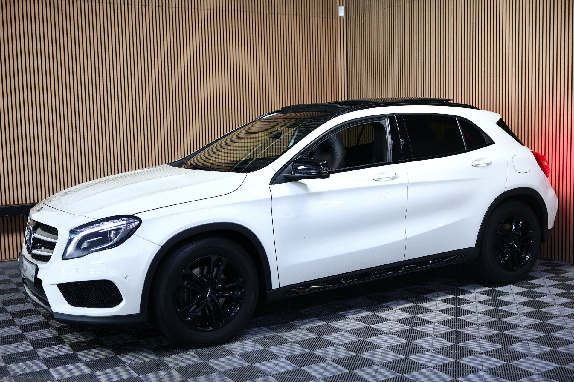 Mercedes-Benz GLA 250 AUTOM 63000km AMG PANODAK LED AFN-TRHAK "15 - foto 15