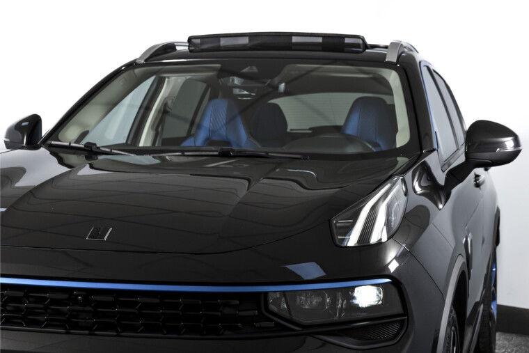 Lynk & Co - 01