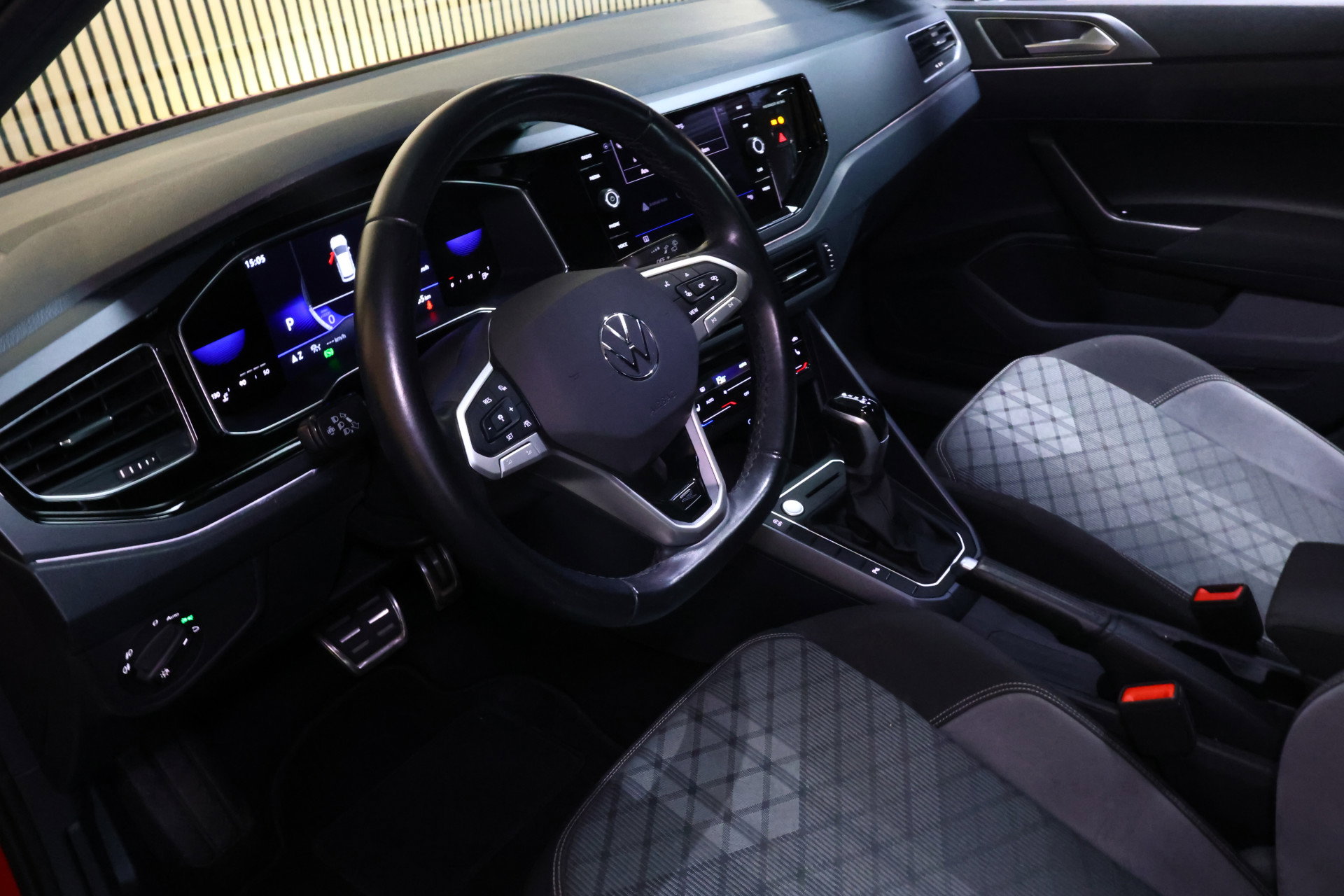 Volkswagen 1.0 TSI R-Line Business AVM DSG NAVI CARPLAY PANO STOELVW '22 - foto 17