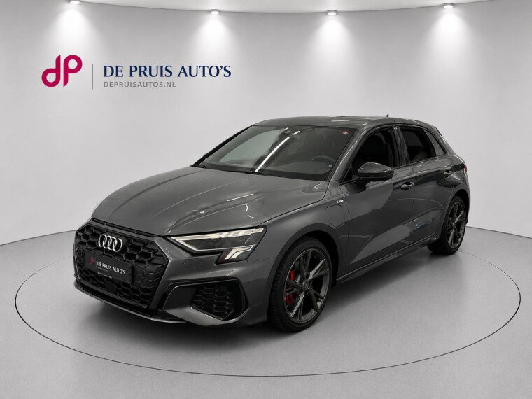 Foto van Audi A3 Sportback 45 TFSI e S edition Competition S Line