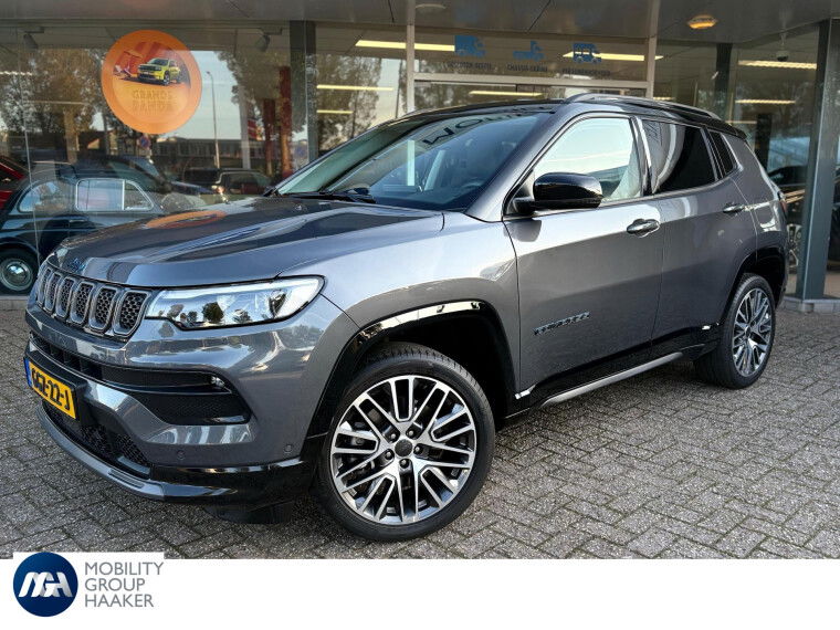 Foto van Jeep Compass 4xe 240 Plug-in Hybrid Electric Summit