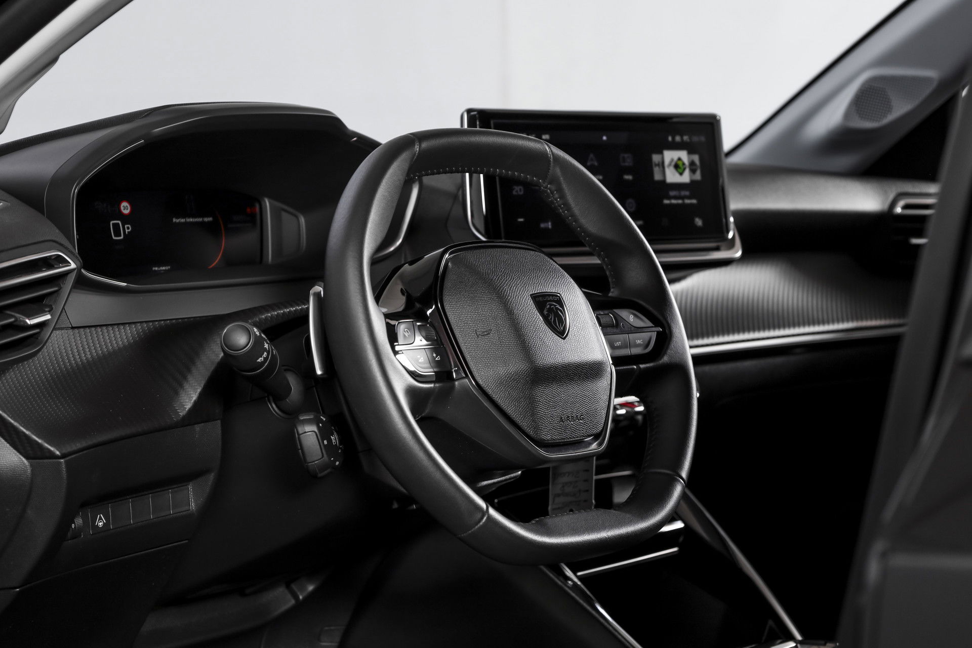 Peugeot - 208