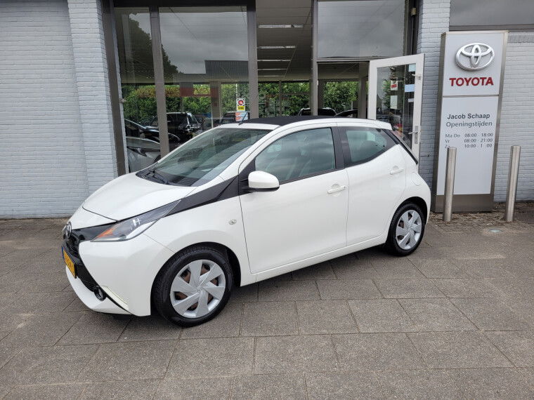 Foto van Toyota Aygo 1.0 VVT-i x-wave 69pk