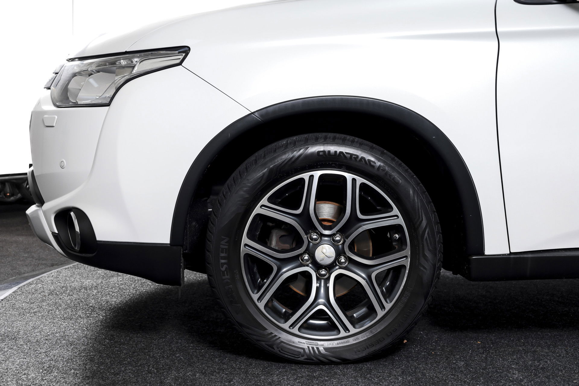 Mitsubishi - Outlander