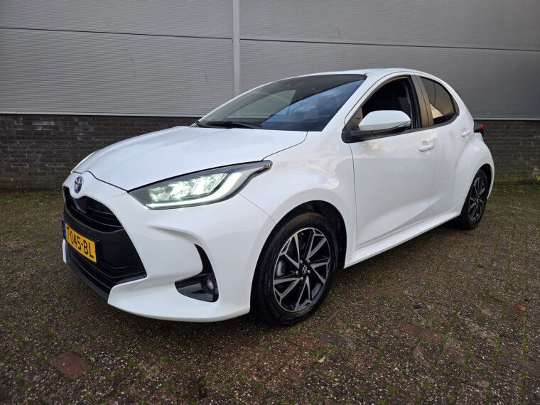Foto van Toyota Yaris 1.5 Hybrid Dynamic Limited Stoelverwarming