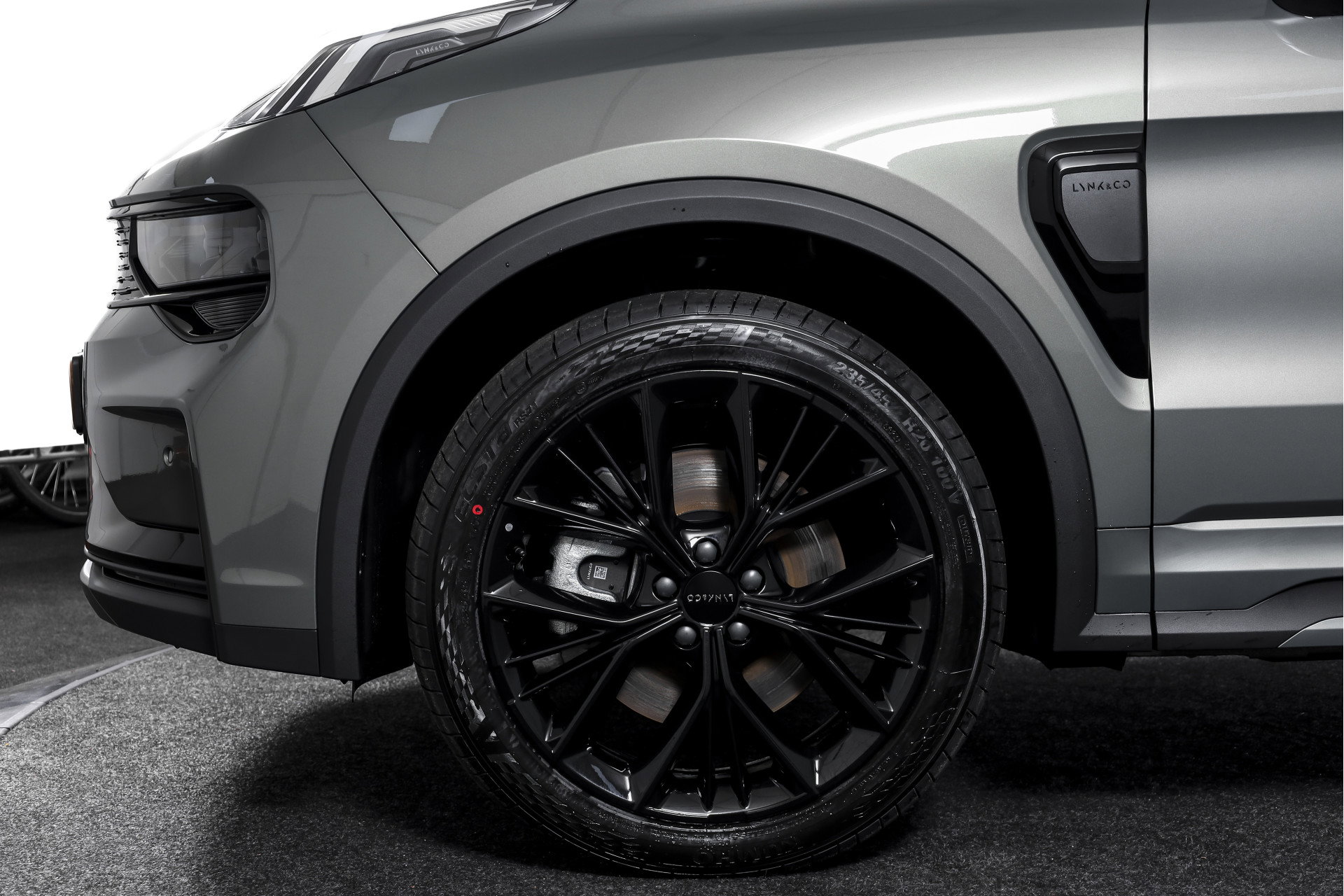 Lynk & Co - 01