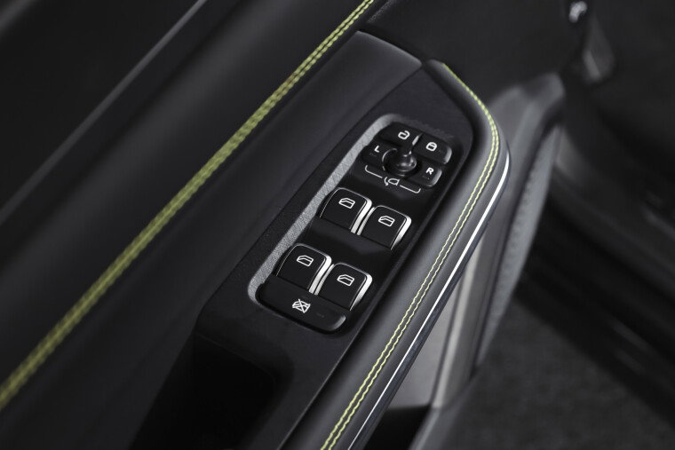 Lynk & Co - 01