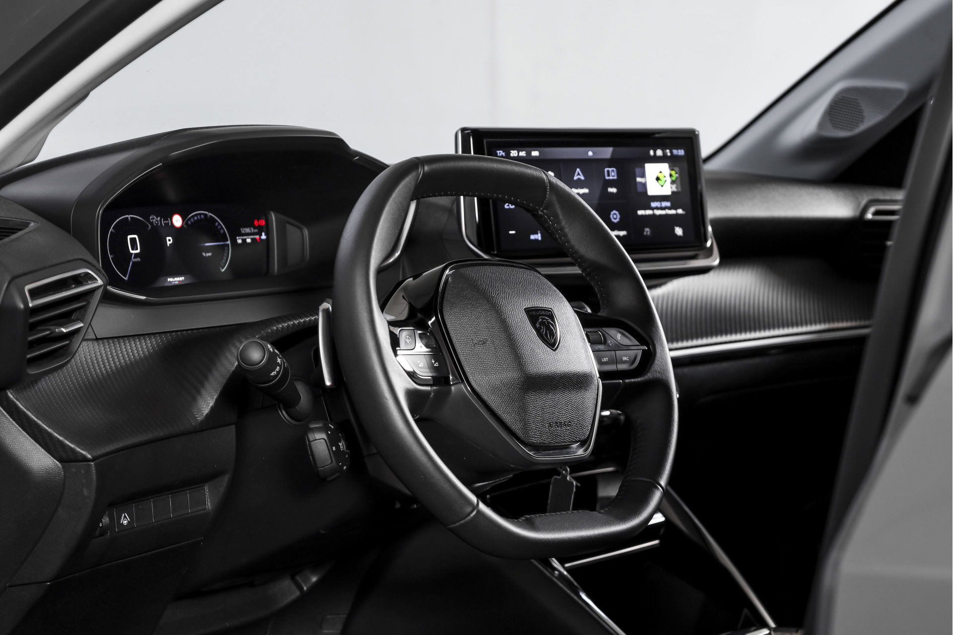 Peugeot - 208