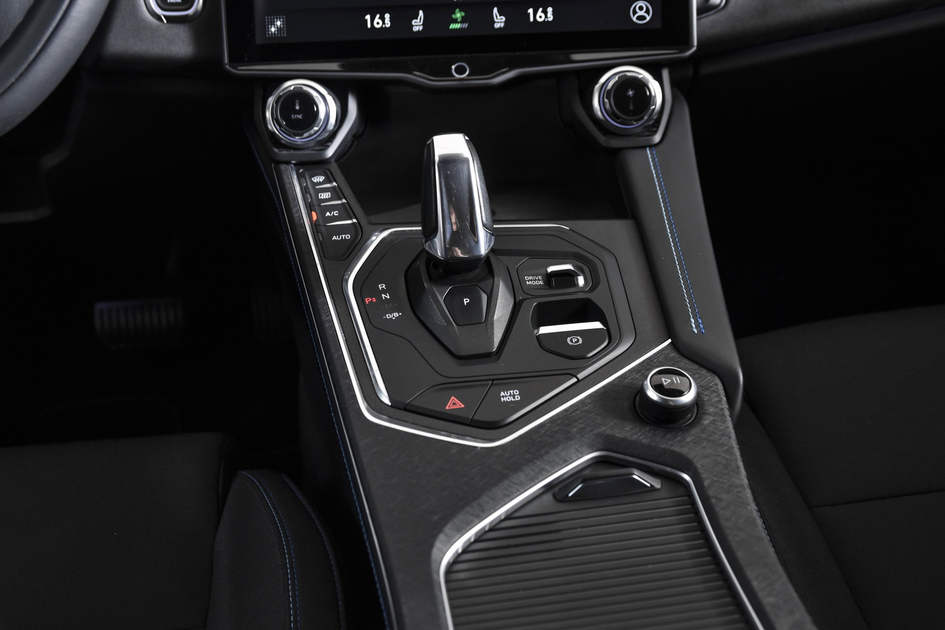 Lynk & Co - 01