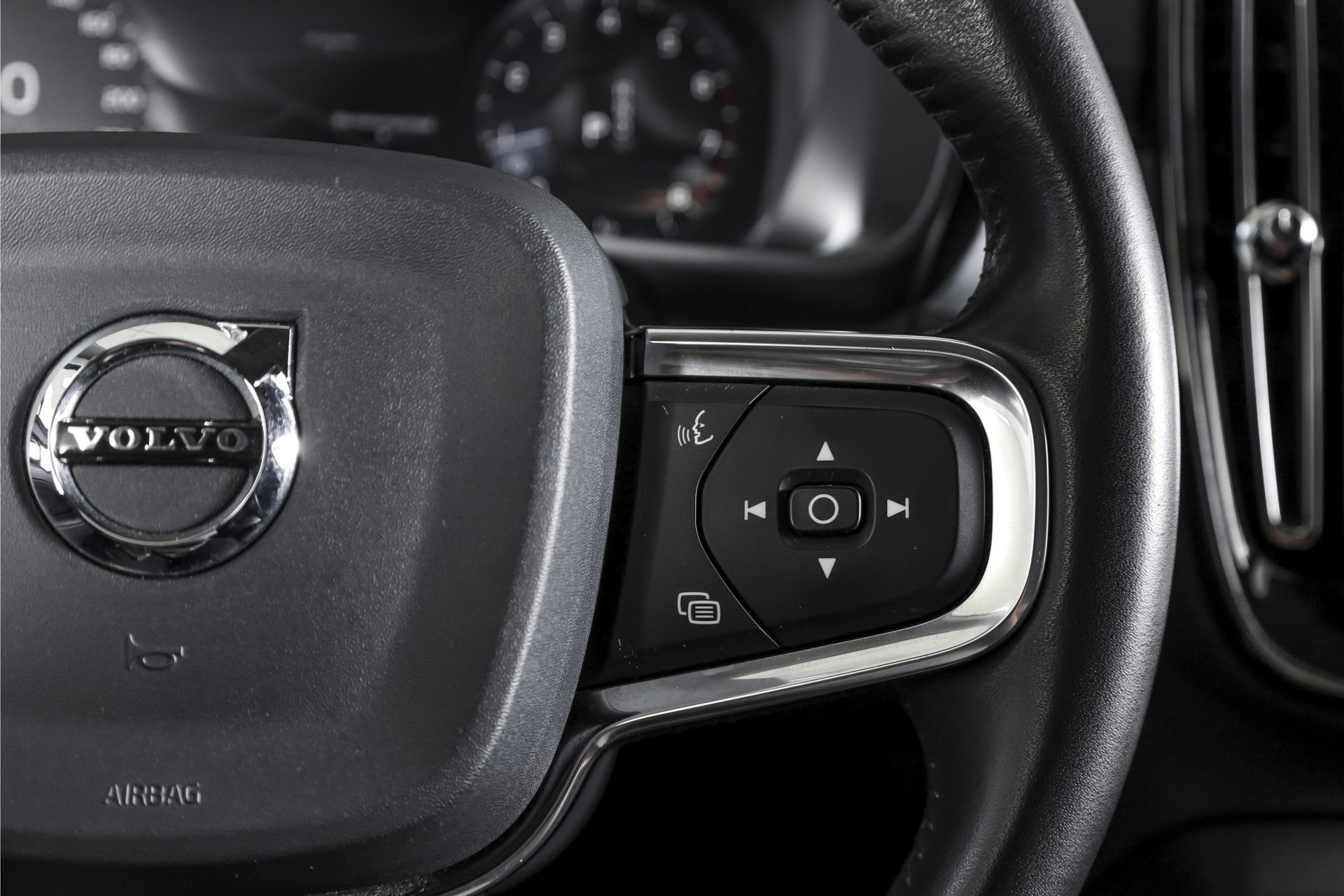 Volvo - XC40