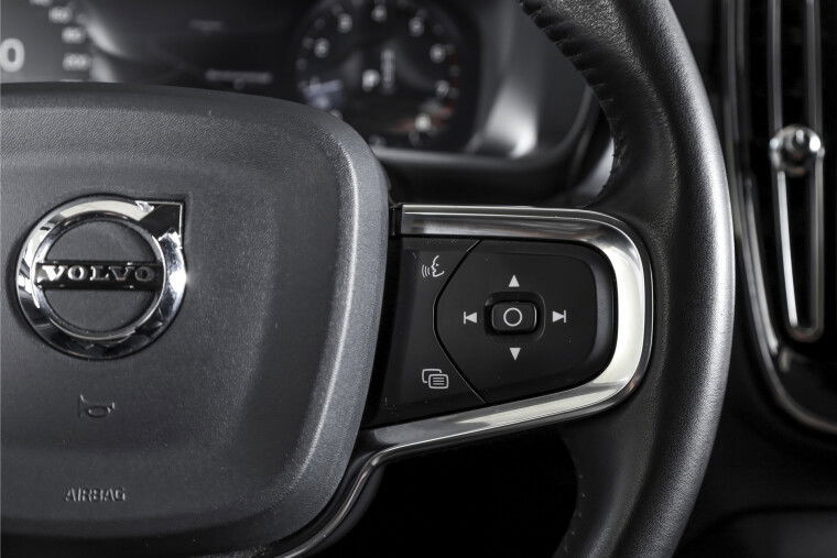 Volvo - XC40