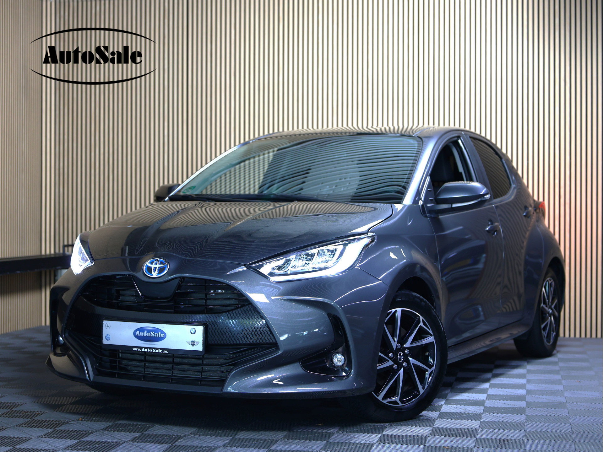 Toyota 1.5 Hybrid Business Plus AUTOM CLIMA CAMERA CRUISE CARPLAY LANE STOELVW '23 - foto 1
