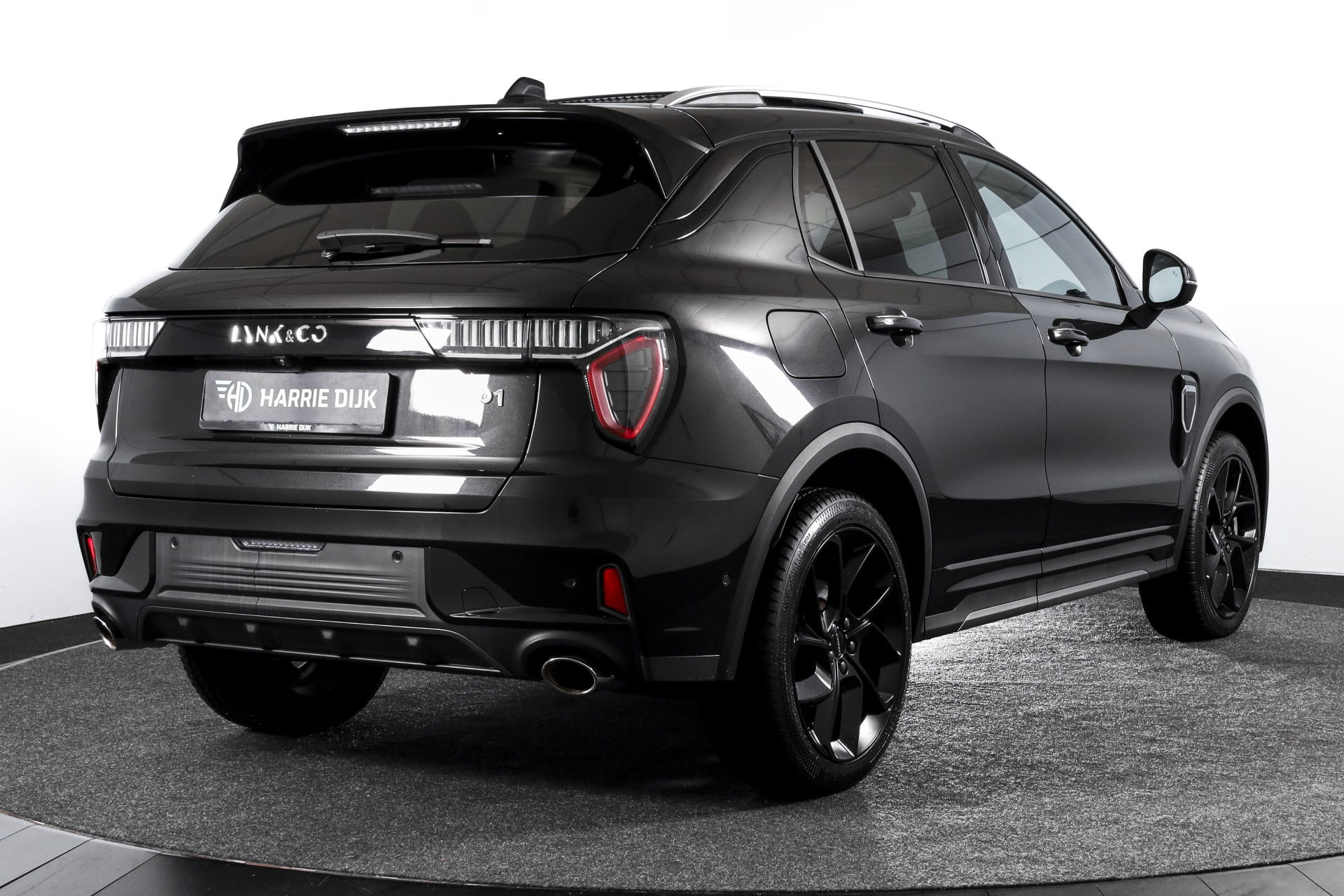 Lynk & Co - 01