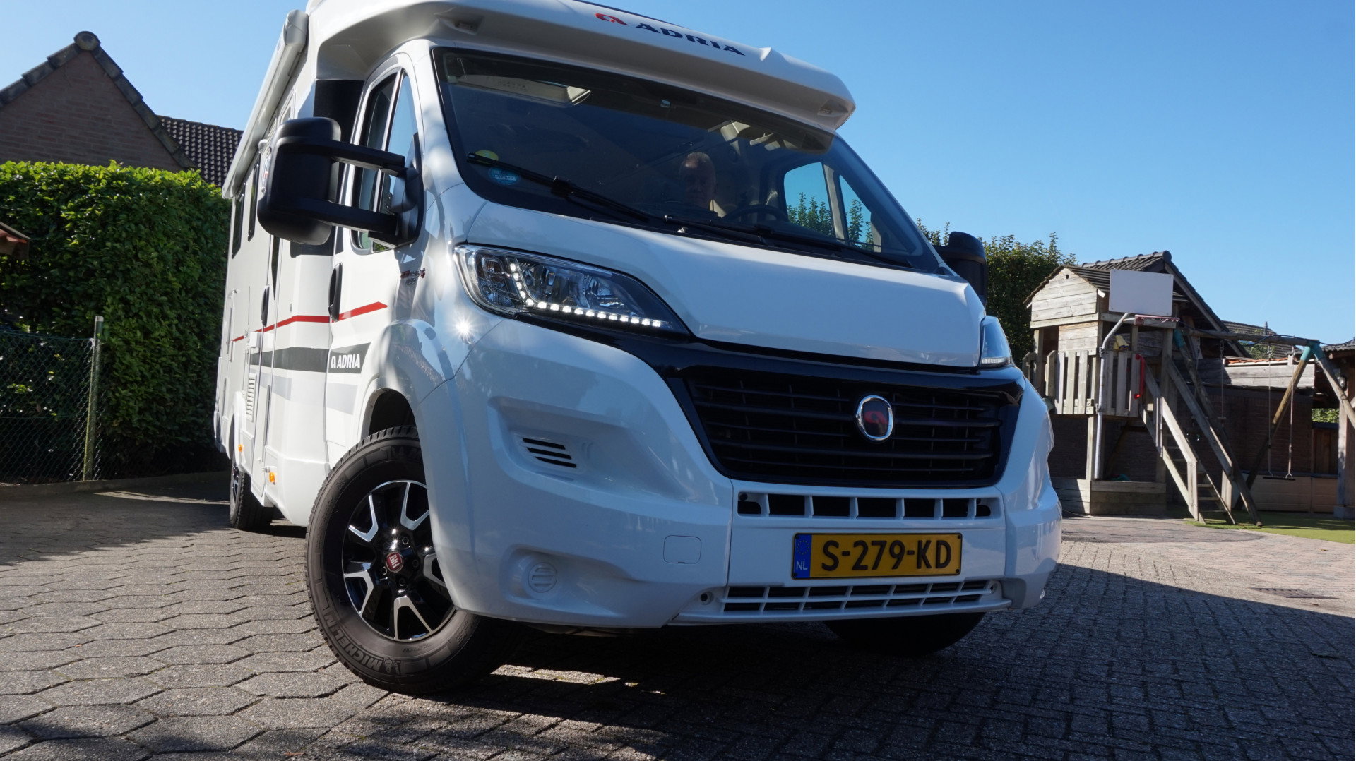 Adria CORAL S 670SL Automaat 150pk Airco Luchtvering Lengtebedden 5 zitplaatsen - foto 6
