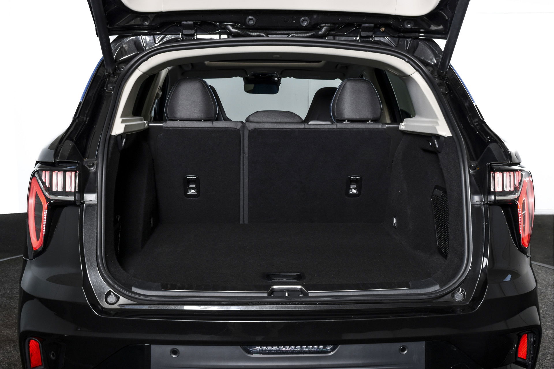 Lynk & Co - 01