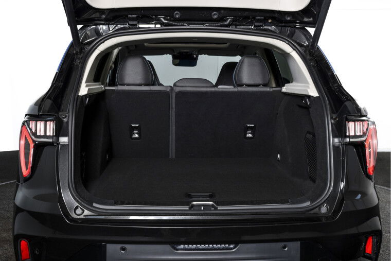 Lynk & Co - 01