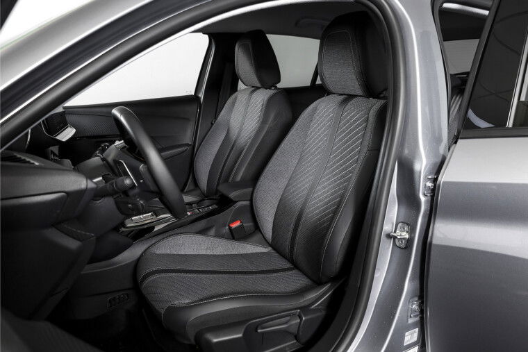 Peugeot - 208