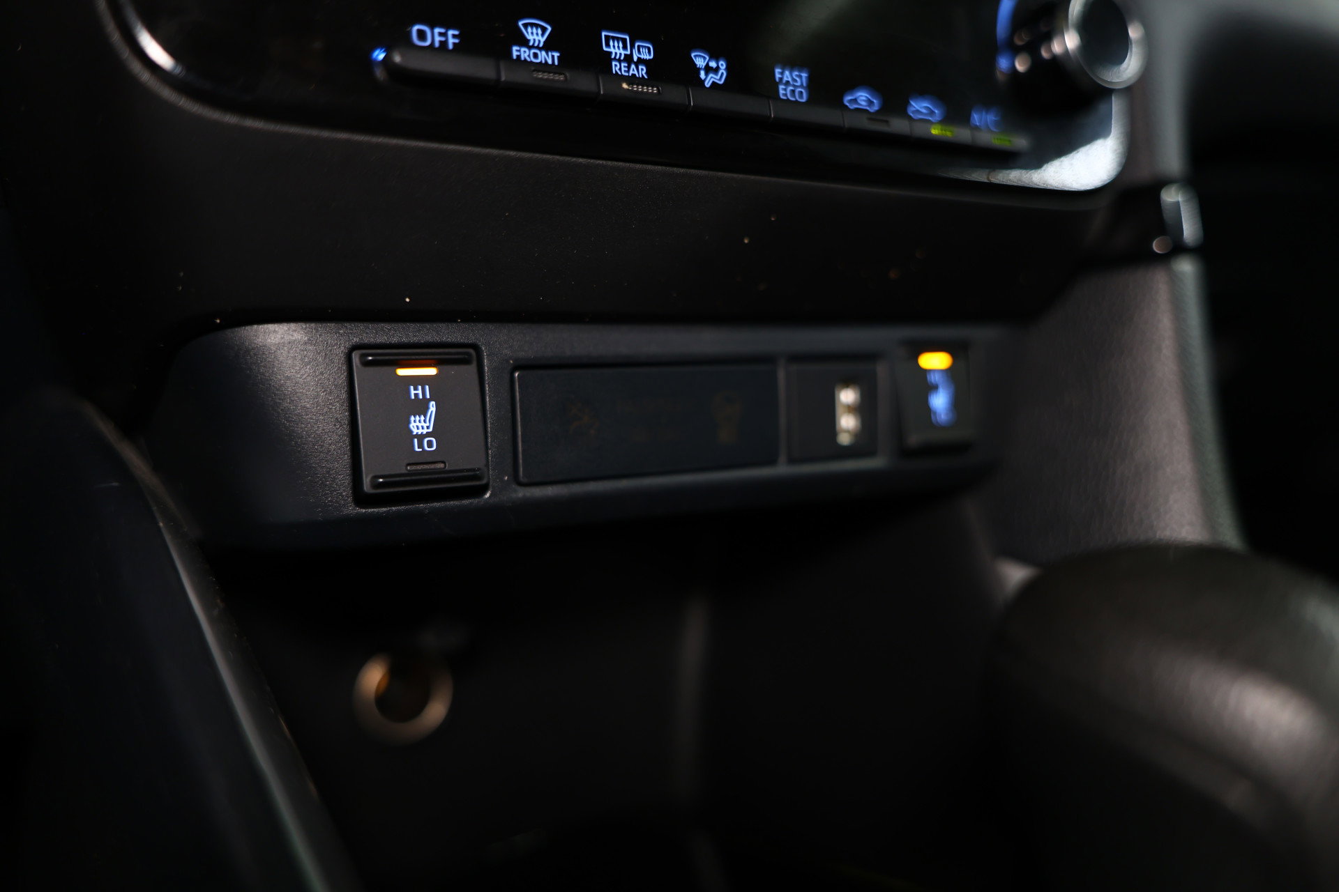 Toyota 1.5 Hybrid Business Plus AUTOM CLIMA CAMERA CRUISE CARPLAY LANE STOELVW '23 - foto 24
