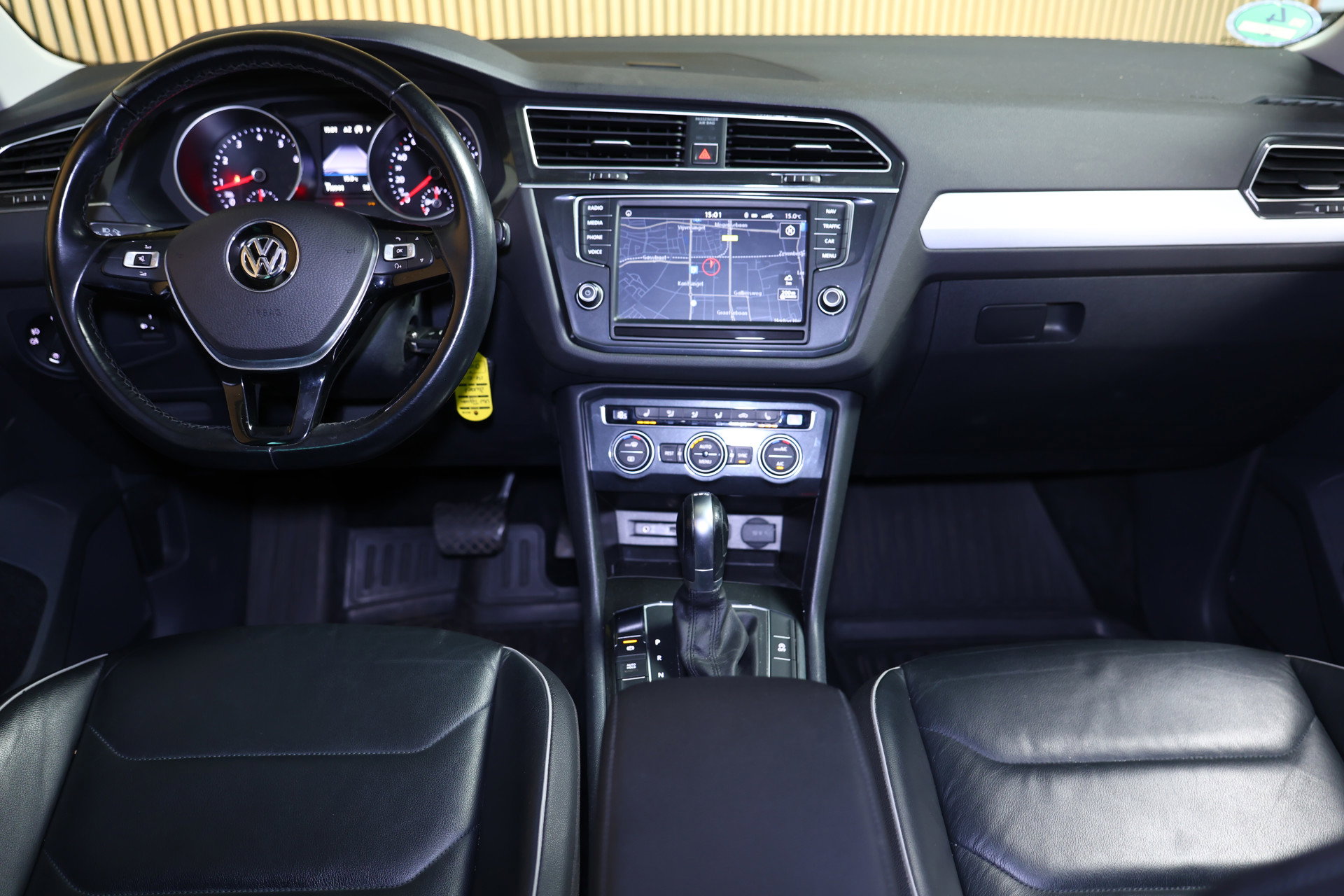 Volkswagen 1.4 TSI ACT Highline SPORTLEDER CARPLAY NAVI CLIMA PDC LANE EL.STOEL+VW MEMORY '16 - foto 2