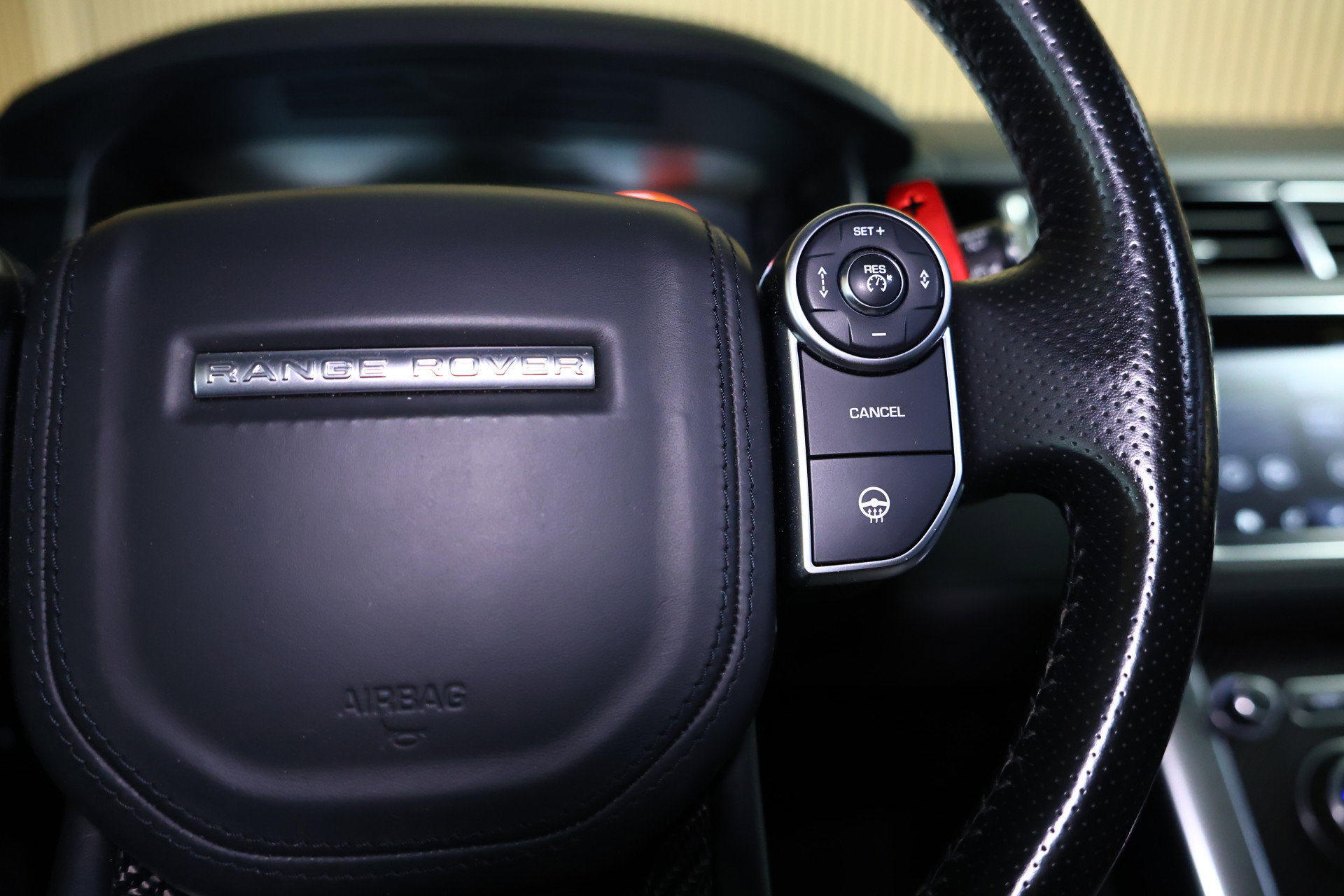 Land Rover 5.0 V8 Supercharged SVR Carbon Edition AVM Full Option! - foto 26
