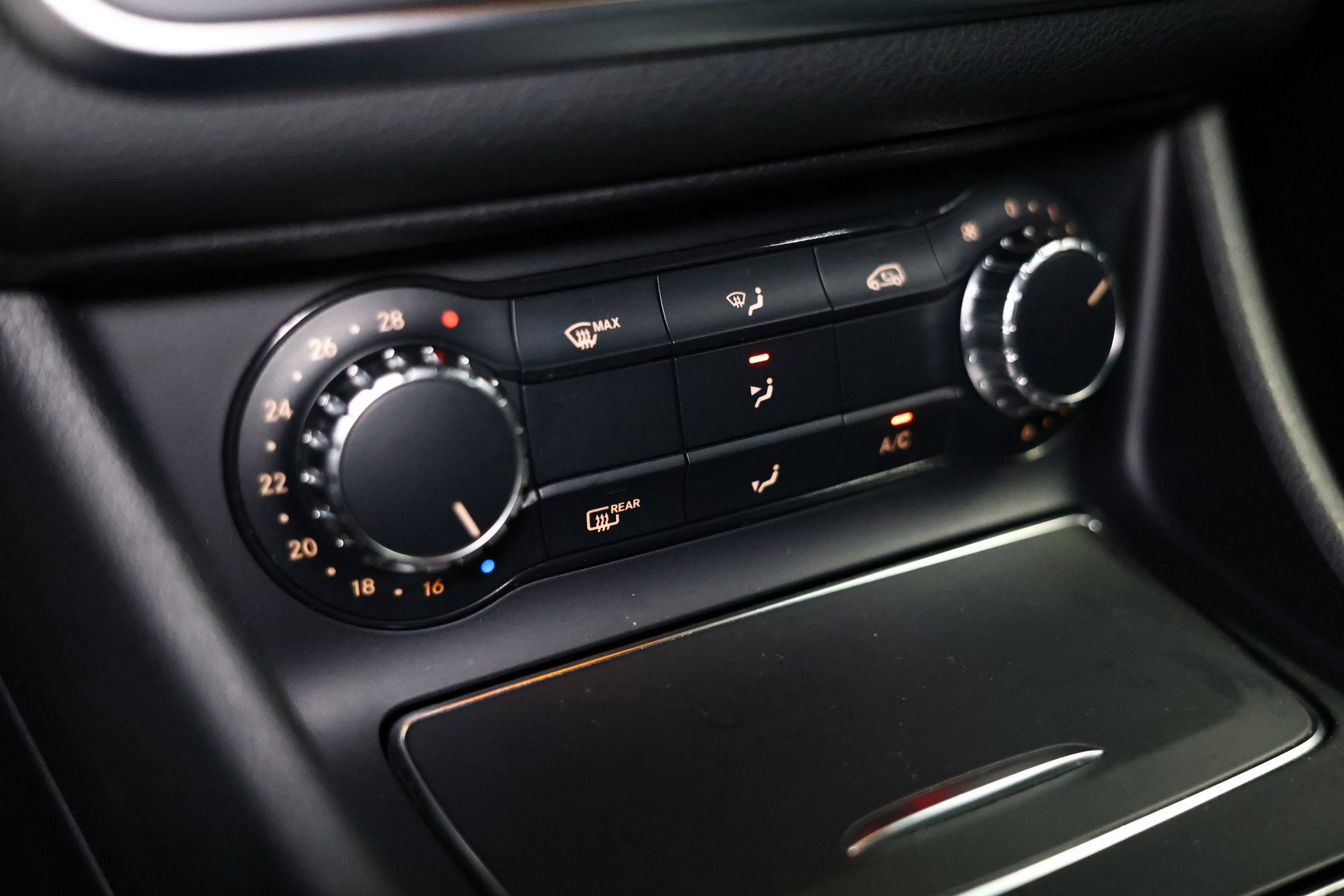 Mercedes-Benz 180 AMG Shooting Brake AUTOM AVM CAMERA PDC BT '19 - foto 25