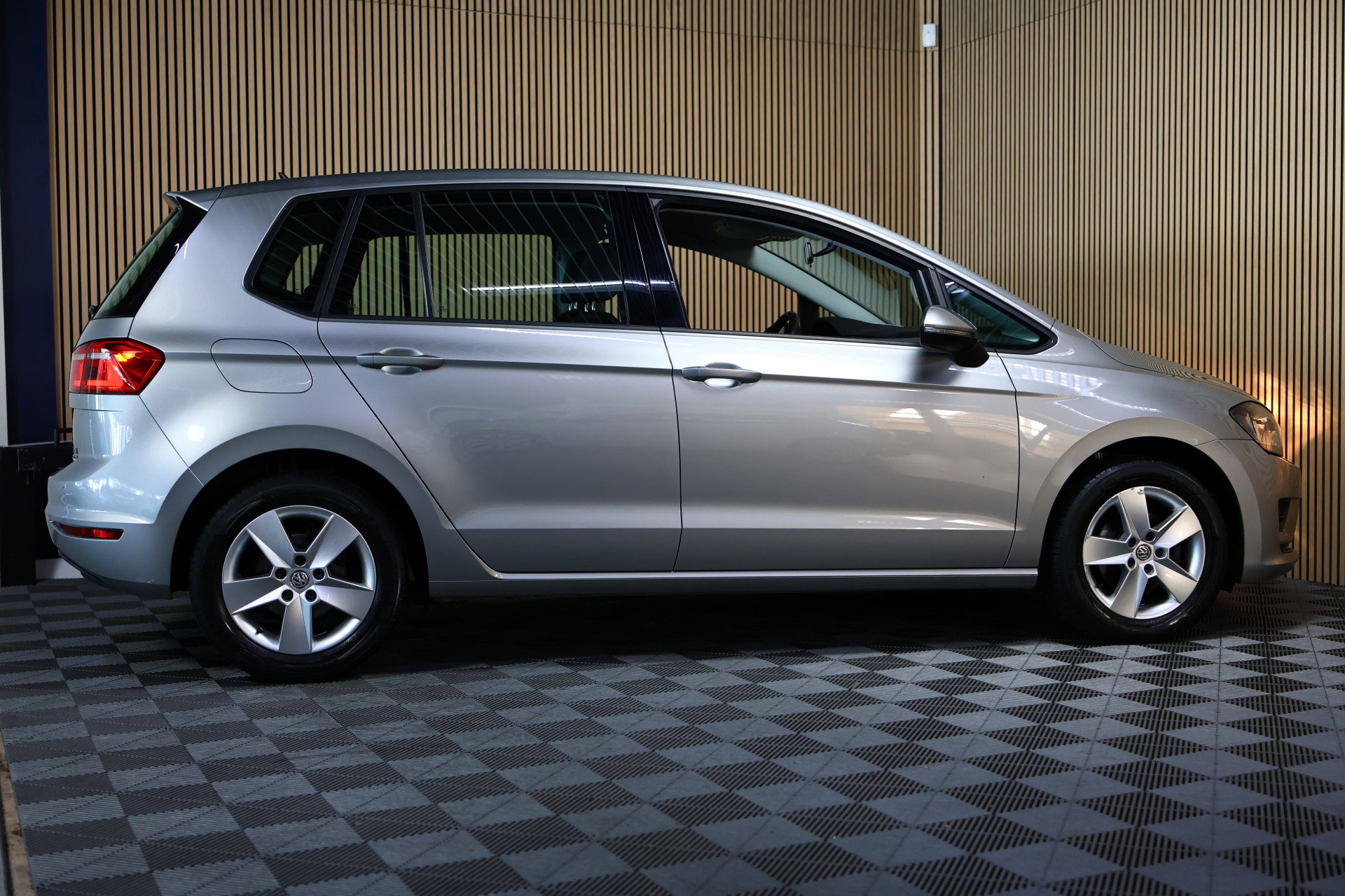 Volkswagen 1.2 TSI AVM Business Edition Connected AIRCO CRUISE AUX PDC STOELVW"17 - foto 6