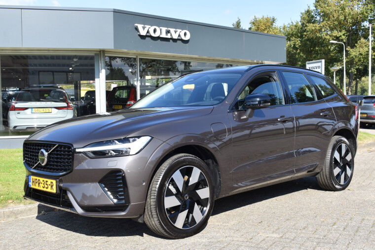 Foto van Volvo XC60 T6 AWD 350PK Plug-in Hybrid Ultra Dark