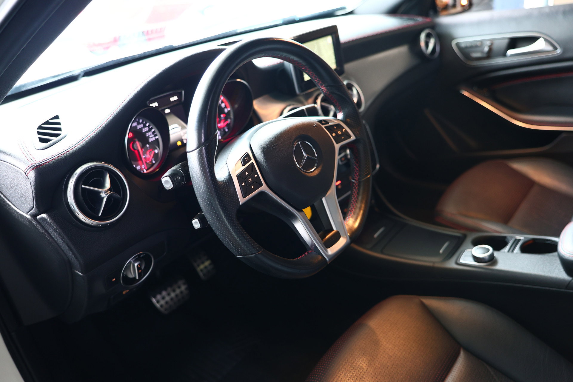 Mercedes-Benz GLA 250 AUTOM 63000km AMG PANODAK LED AFN-TRHAK "15 - foto 8