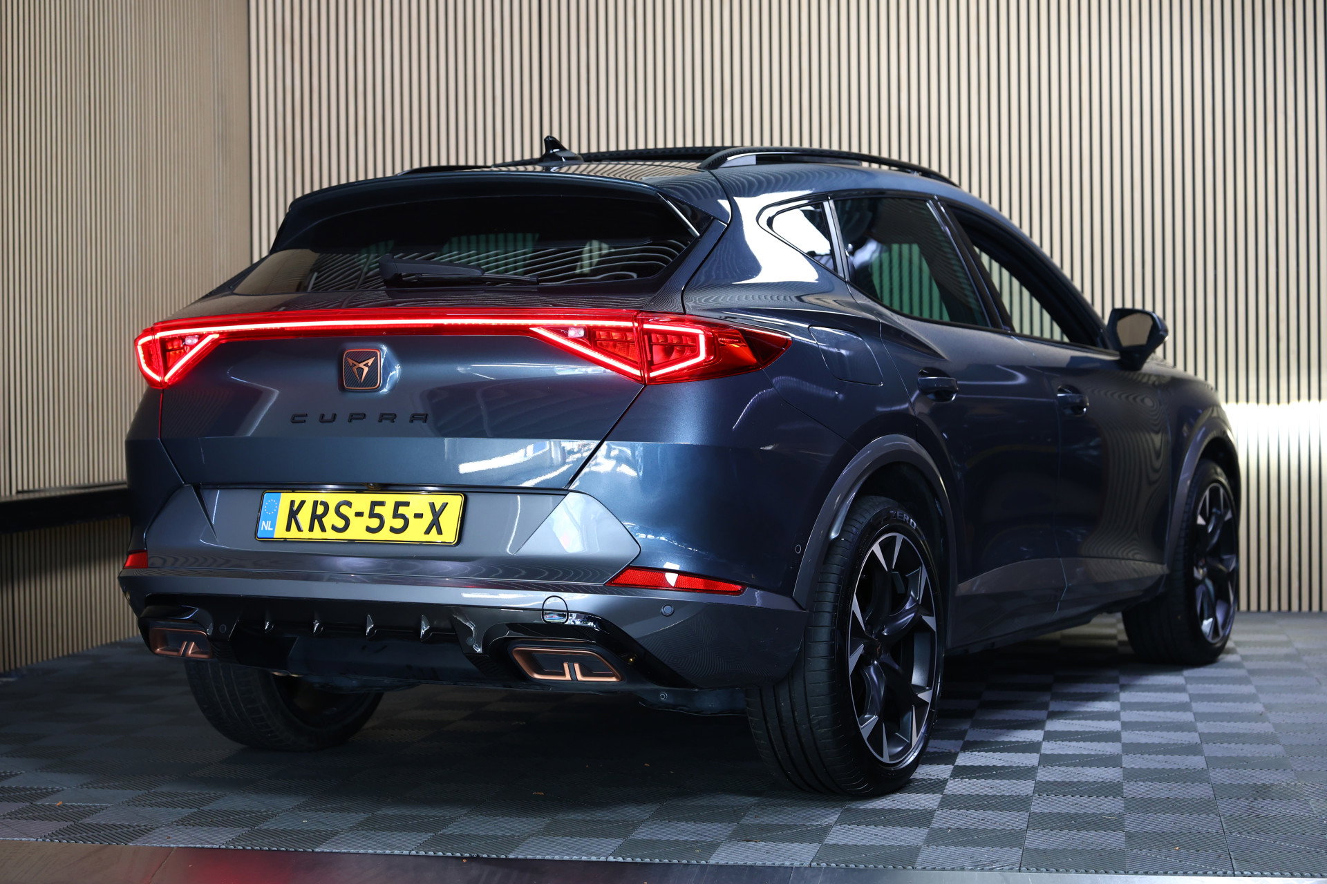 CUPRA 1.4 e-Hybrid Adrenaline AVM CARPLAY NAVI PANO MEMORY VIRTUAL CAMERA SFEER "23 - foto 3