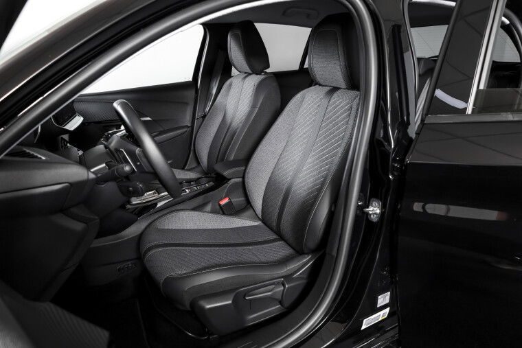 Peugeot - 208