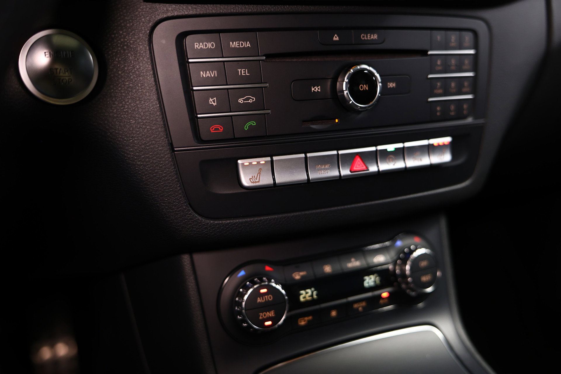Mercedes-Benz 250 AMG 4Matic Automaat B 250 PANO H/K CARPLAY LEDER MEMORY '16 - foto 28
