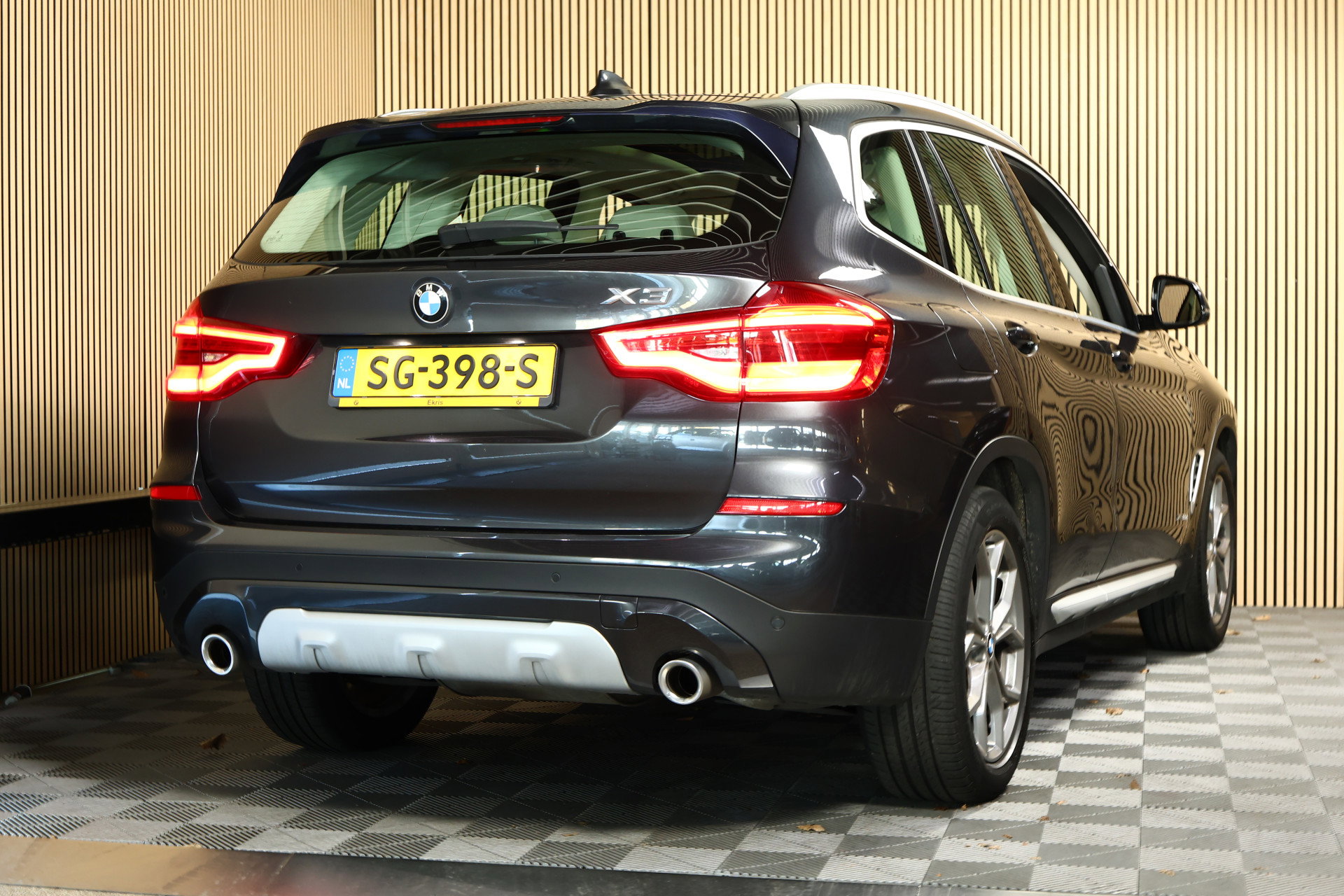 BMW xDrive20d AUT Executive PANO LEDER NAV FULL-LED PDC "18 - foto 3