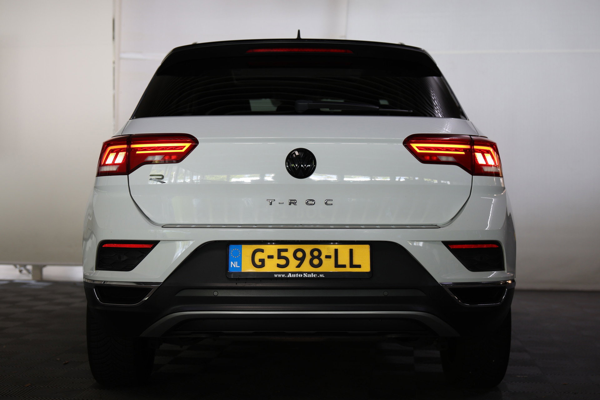 Volkswagen 1.0 TSI R-Line CLIMA VIRTUAL PDC CARPLAY CAMERA PANO LANE+FRONT Ass. '19 - foto 8