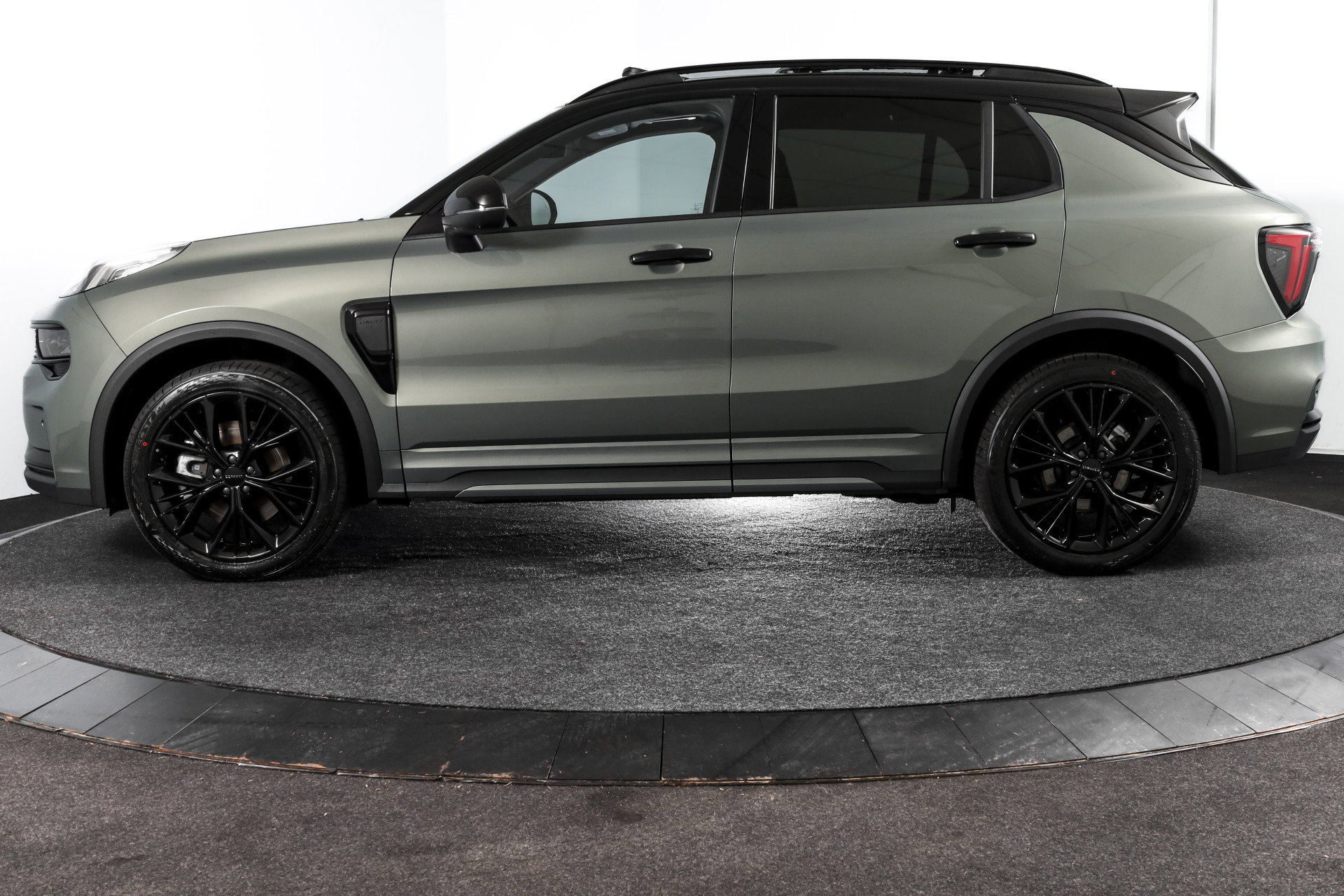 Lynk & Co - 01