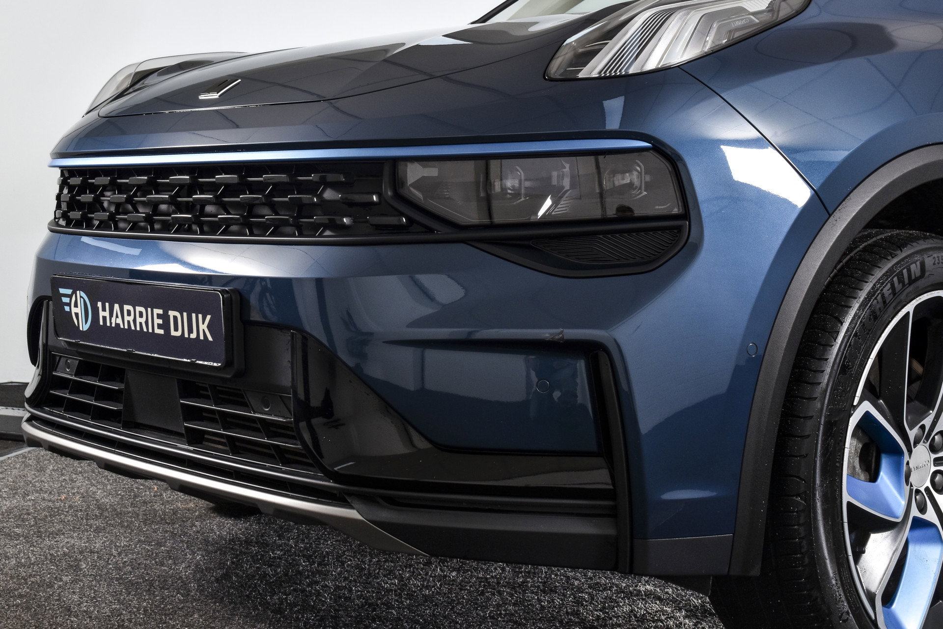 Lynk & Co - 01