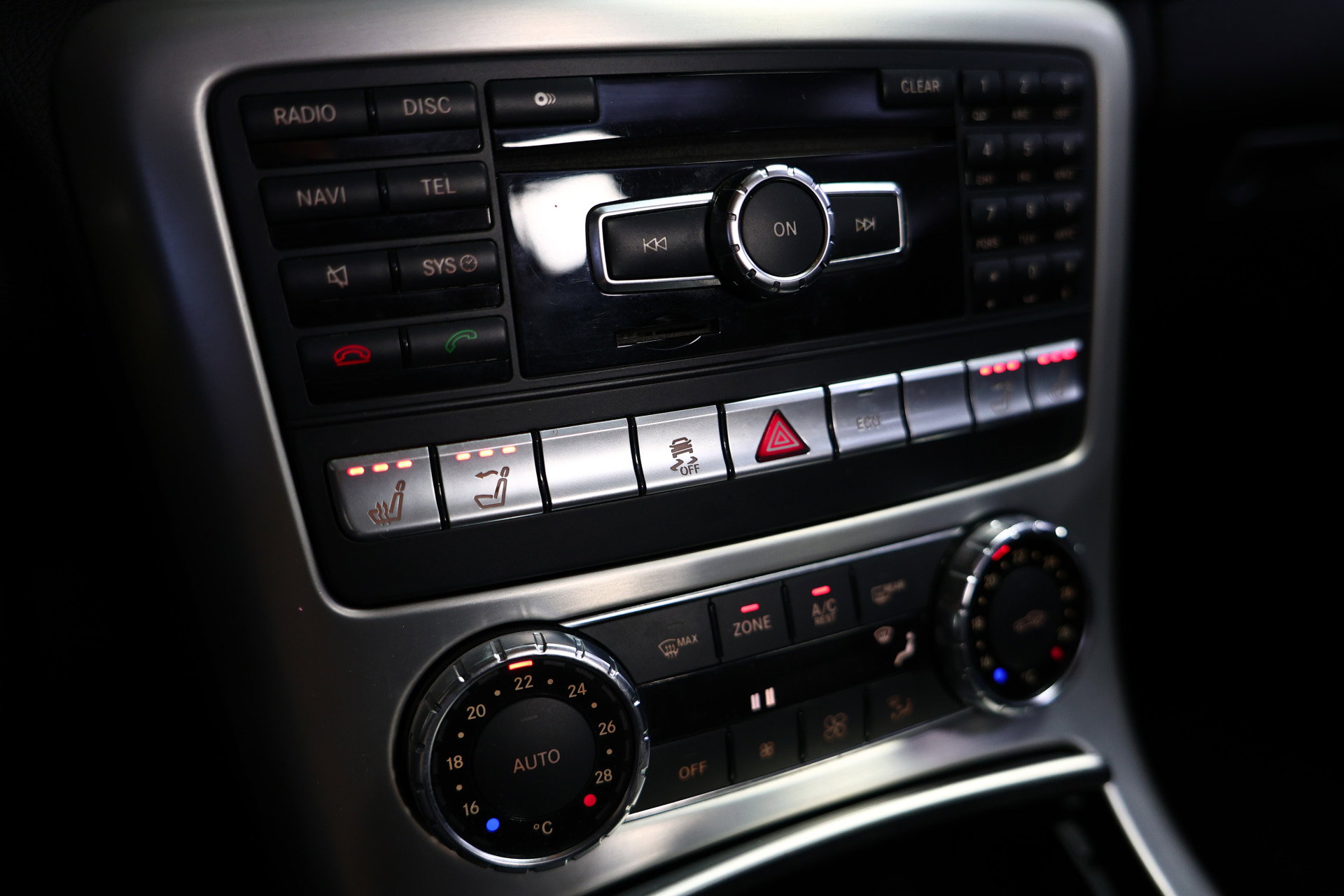 Mercedes-Benz 250 AMG AUT NAVI PANO AIRSCARF STOELVW ECC "11 - foto 23