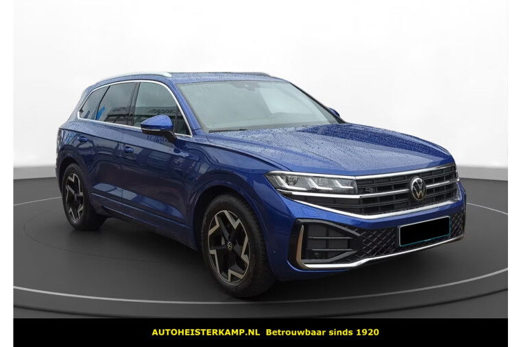 Volkswagen Touareg 3.0 TDI R-Line Grijs Kenteken ACC Stoelkoeling Luchtvering Trekhaak Head-Up