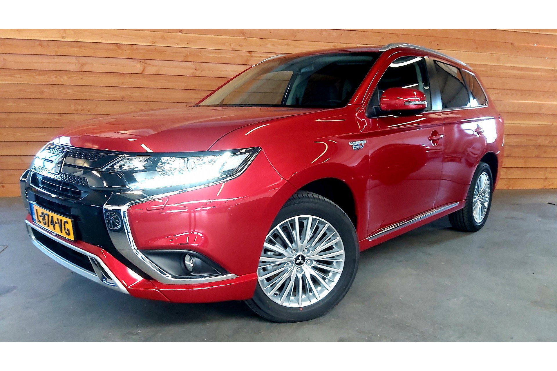 Mitsubishi outlander intense
