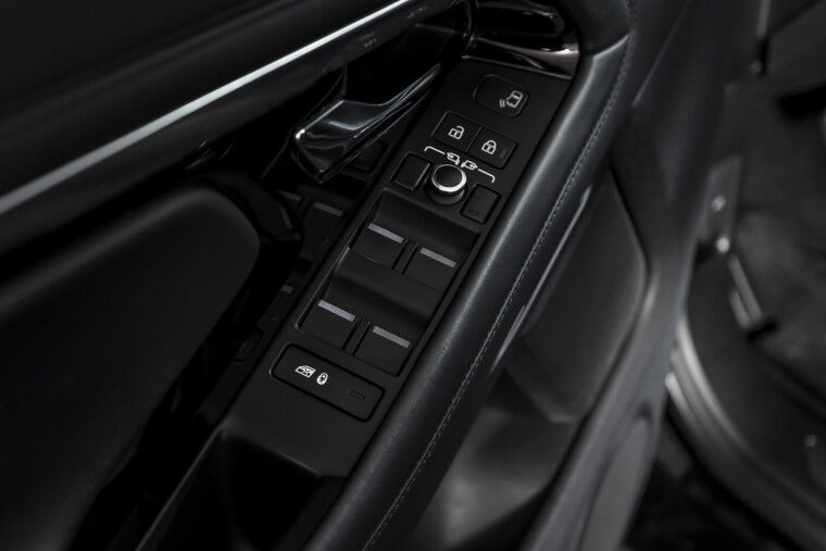 Land Rover - Range Rover Evoque