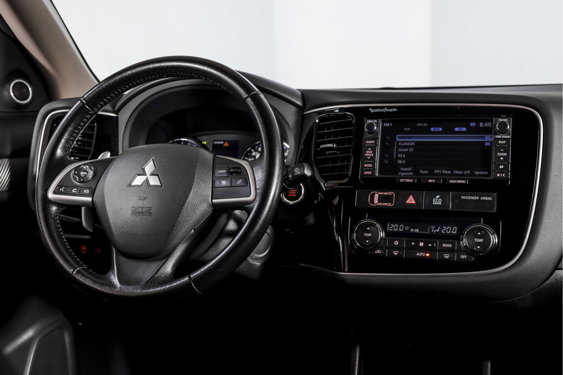 Mitsubishi - Outlander