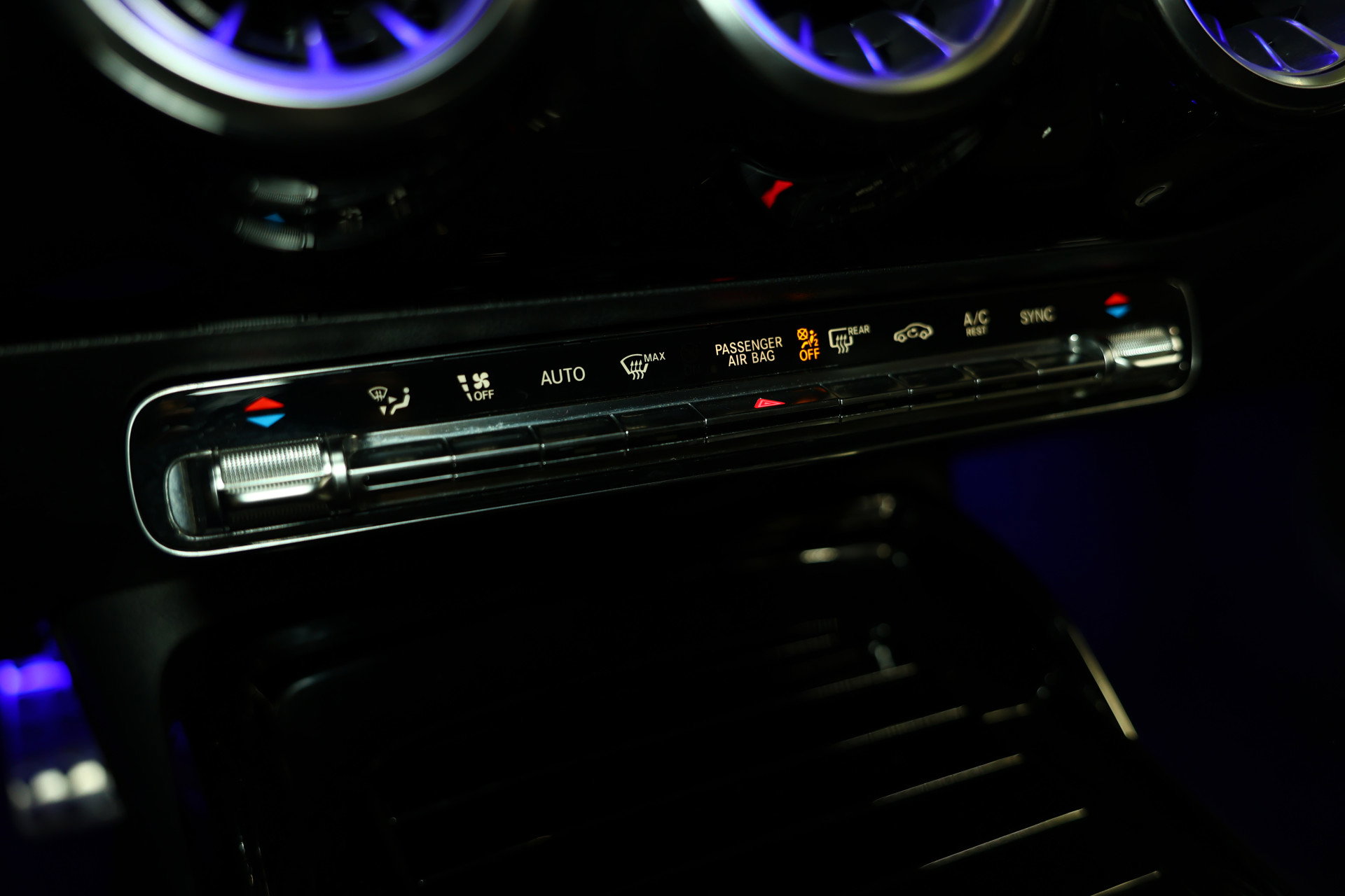 Mercedes-Benz AMG 35 4MATIC PANO NAVI CAMERA VIRTUAL CRUISE CLIMA SFEER STOELVW BT '19 - foto 39