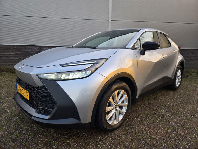 Foto van Toyota C-HR 1.8 Hybrid 140 Active
