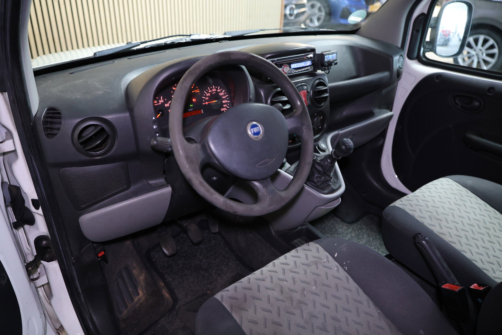 Fiat 1.6 CNG/BENZINE Comfort TUSSENSCHOT SCHUIFDEUR "07 - foto 2