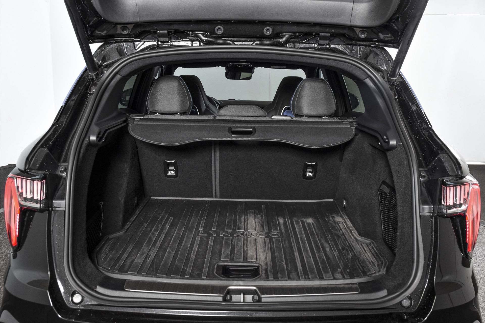Lynk & Co - 01