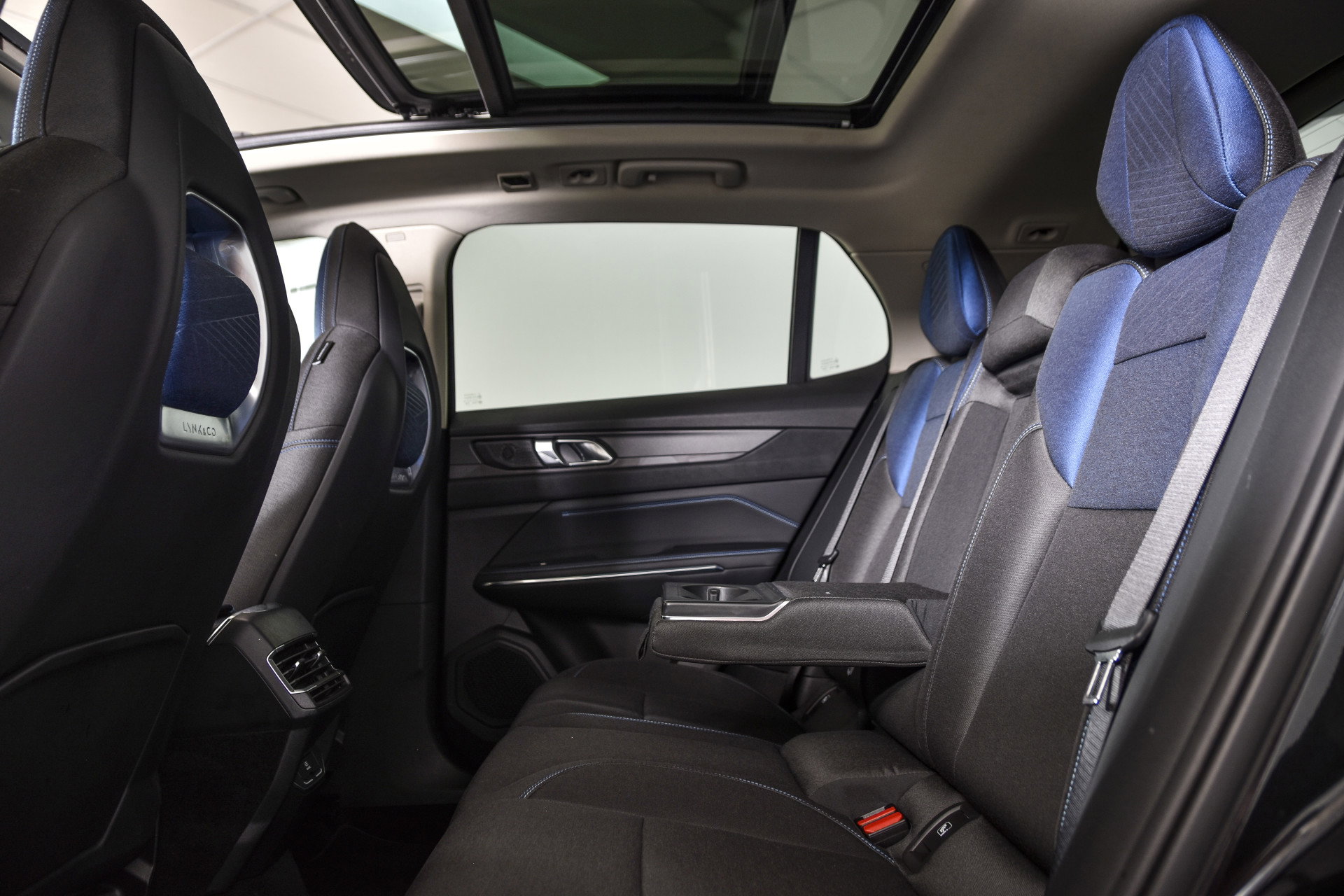 Lynk & Co - 01