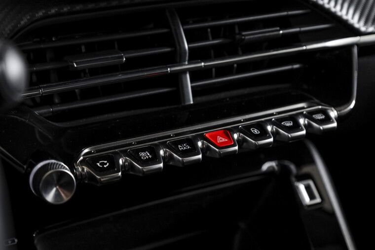 Peugeot - e-208