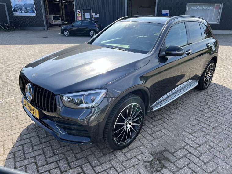 Mercedes-Benz GLC 300e 4MATIC Premium Plus
