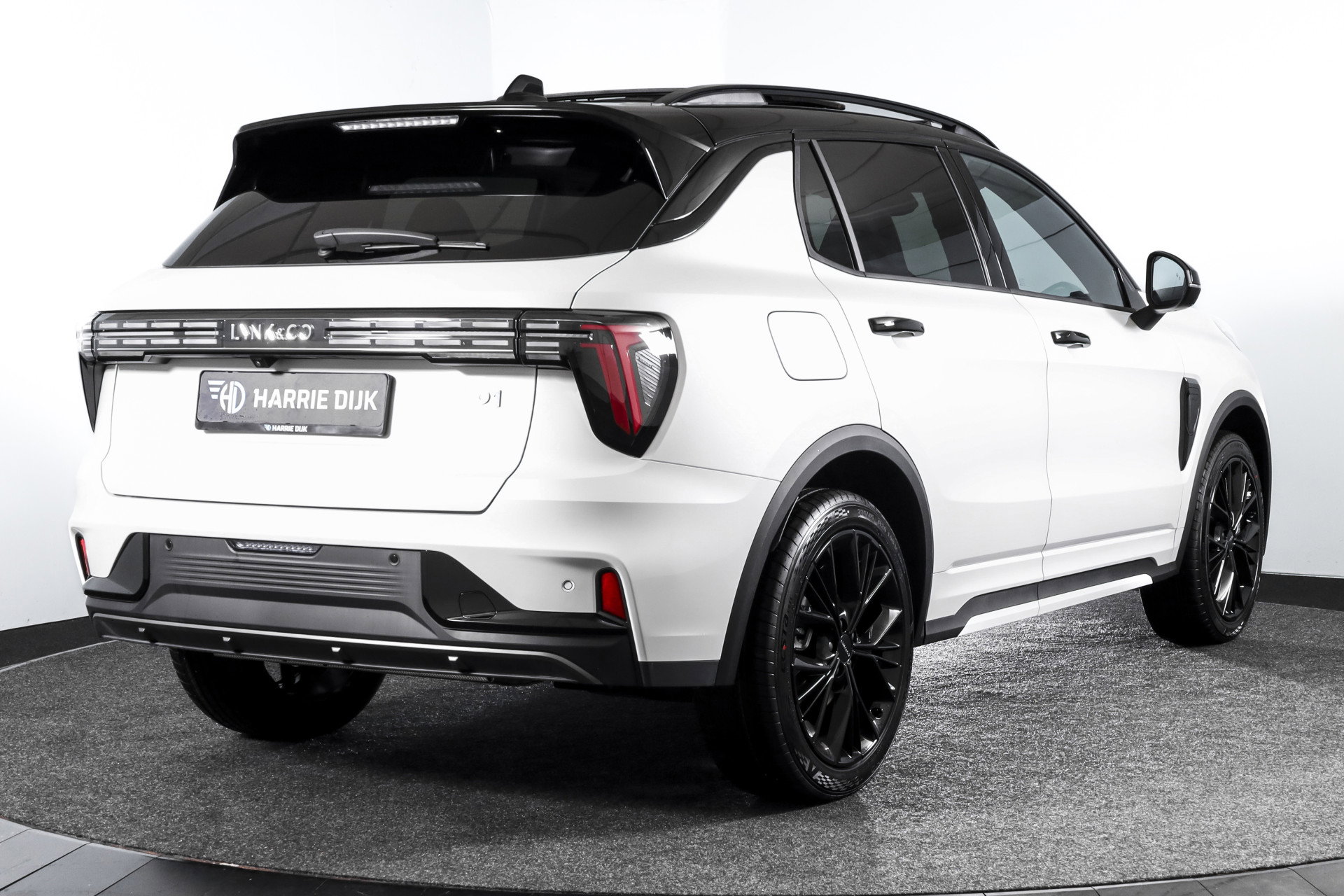 Lynk & Co - 01